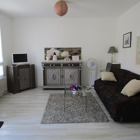 Chambres D'Hotes Le Clos Des Senteurs Malemort Esterno foto