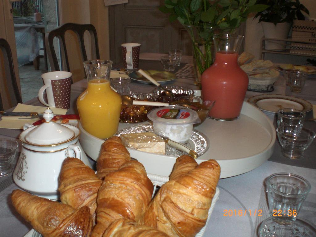Chambres D'Hotes Le Clos Des Senteurs Malemort Esterno foto
